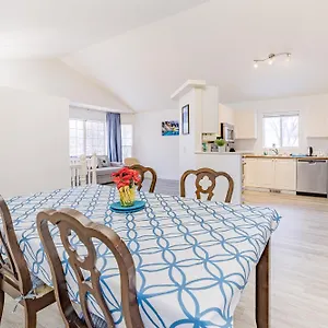 https://entire-suite-3-bdr-4bd-spacious-and-cozy.calgaryhotelsearch.com